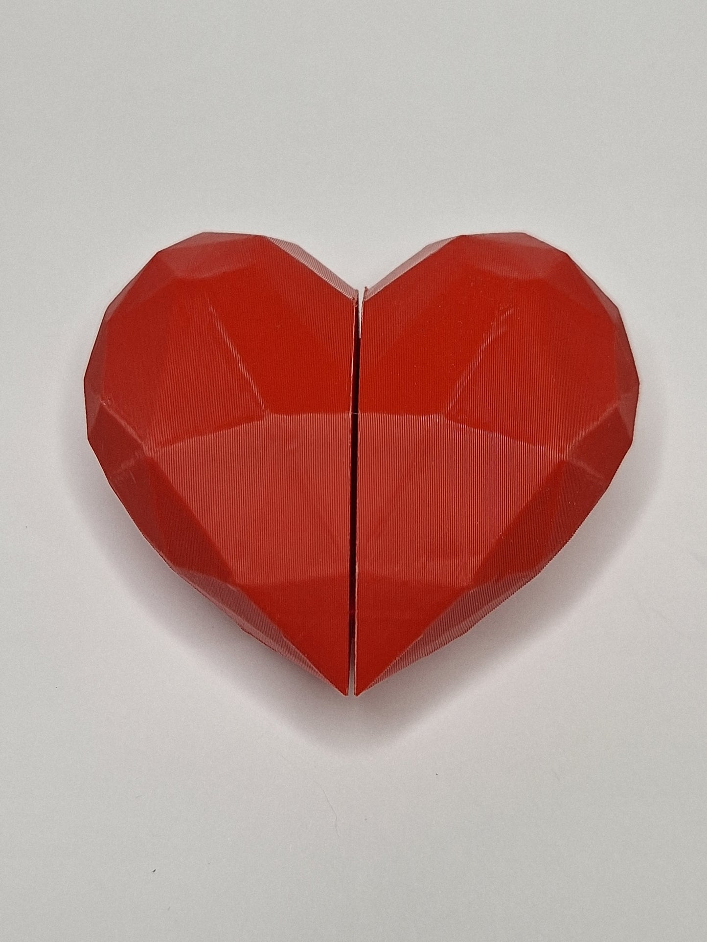 3D Printed Low-Poly Heart with hidden compartment